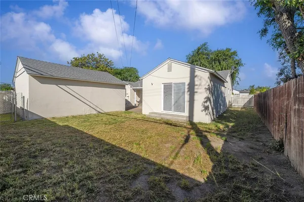$899,999 | 401 South Basque Avenue, Fullerton, CA 92833