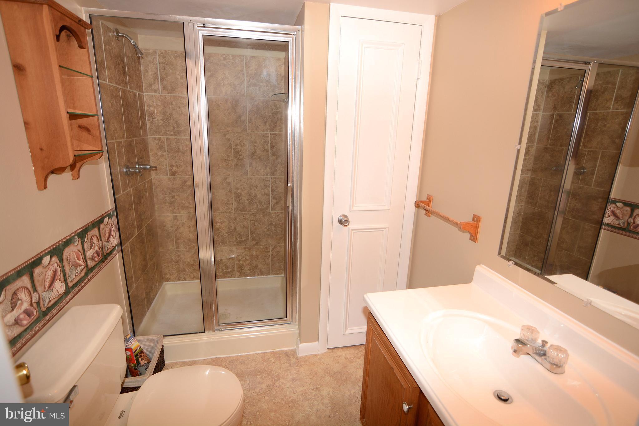 400 Ridgely Road Glen Burnie, MD 21061 - Photo 14 of 27 Lower level full bath.