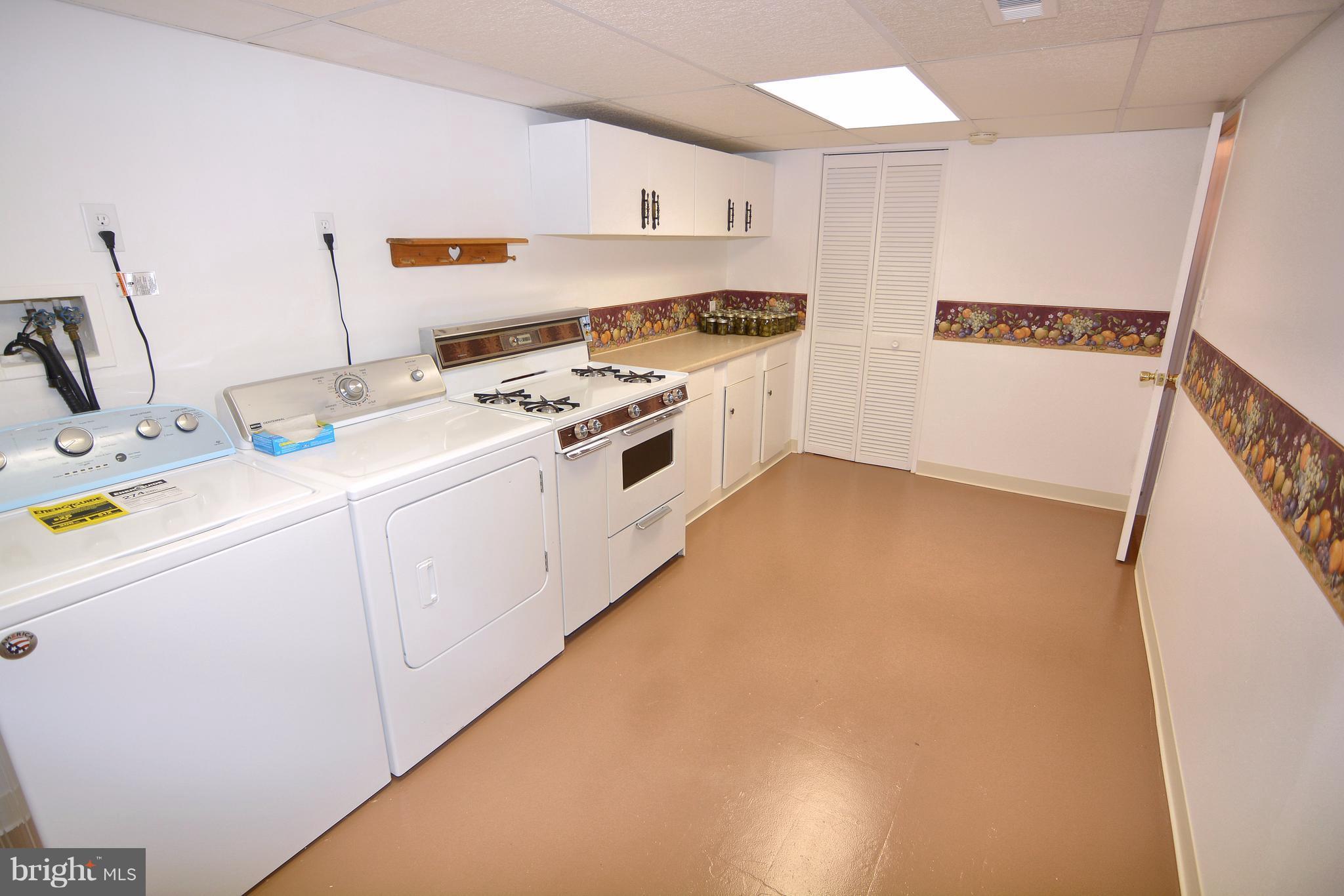 400 Ridgely Road Glen Burnie, MD 21061 - Photo 17 of 27 Lower level kitchen.