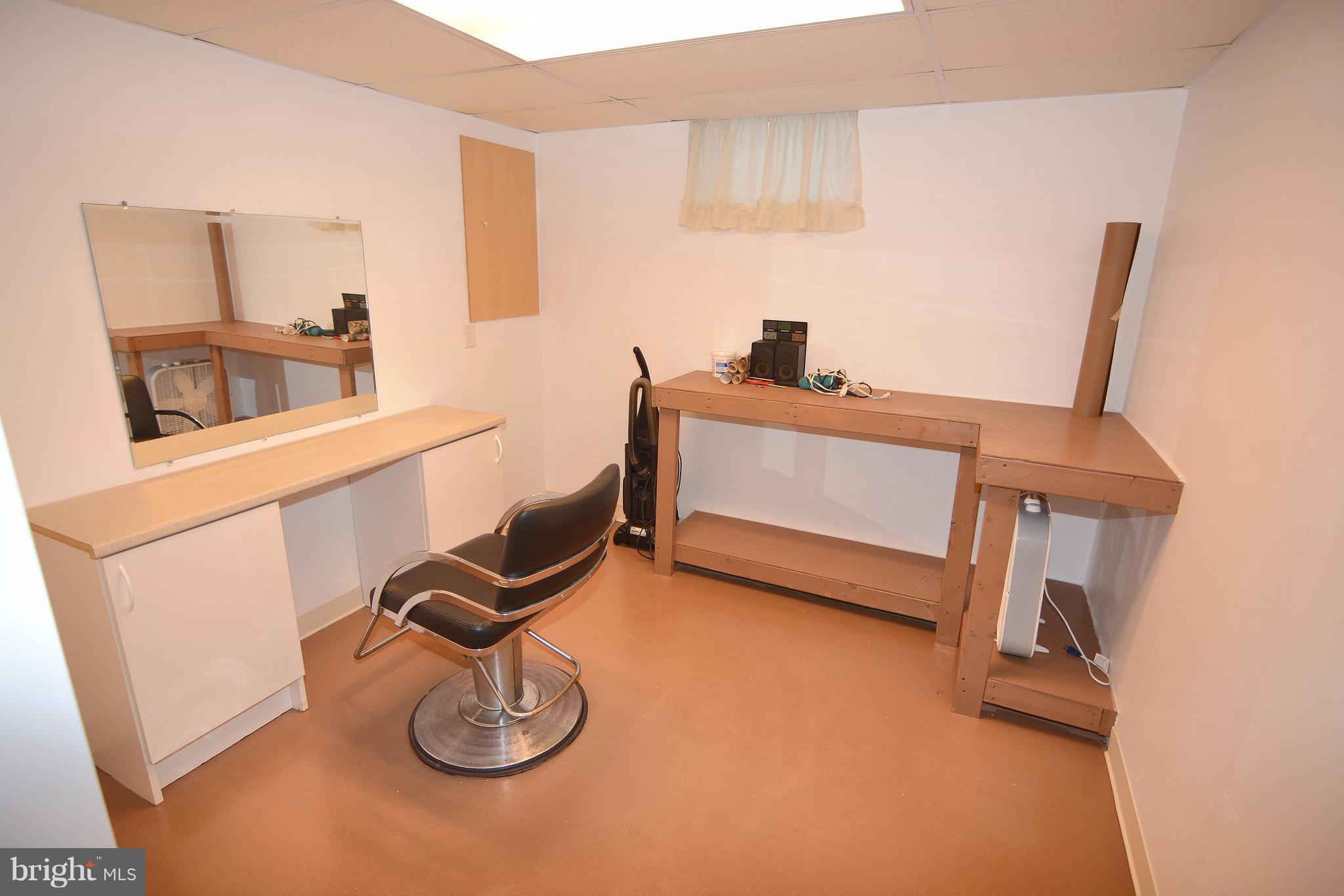 400 Ridgely Road Glen Burnie, MD 21061 - Photo 18 of 27 Lower level room set up as a hair salon.