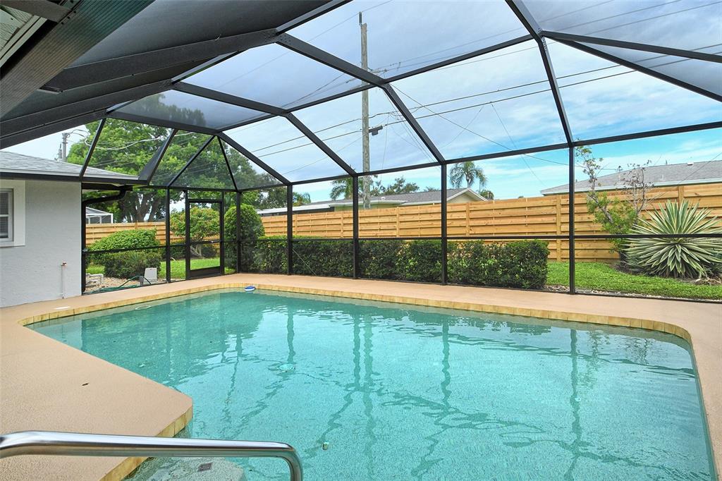 6722 Roxbury Drive Sarasota, FL 34231 - Photo 44 of 87 a view of a indoor swimming pool