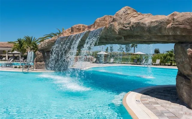 a view of an outdoor space and city view