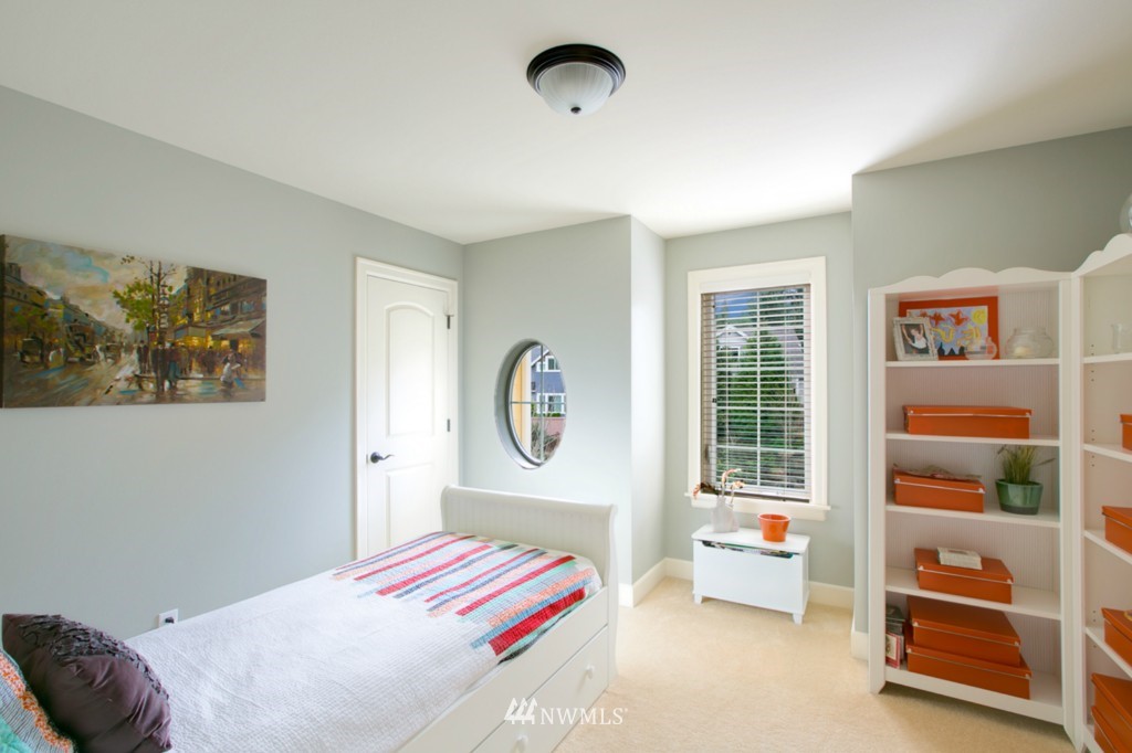 5358 Northeast 17th Street Renton, WA 98059 - Photo 11 of 18