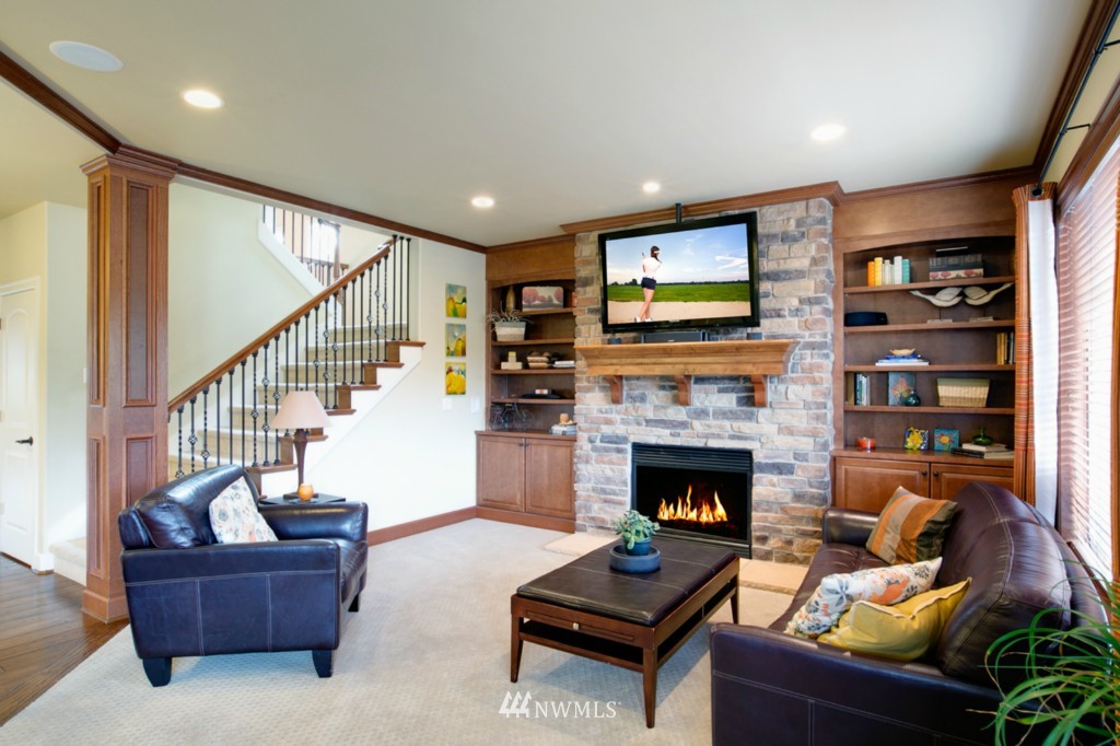 5358 Northeast 17th Street Renton, WA 98059 - Photo 5 of 18