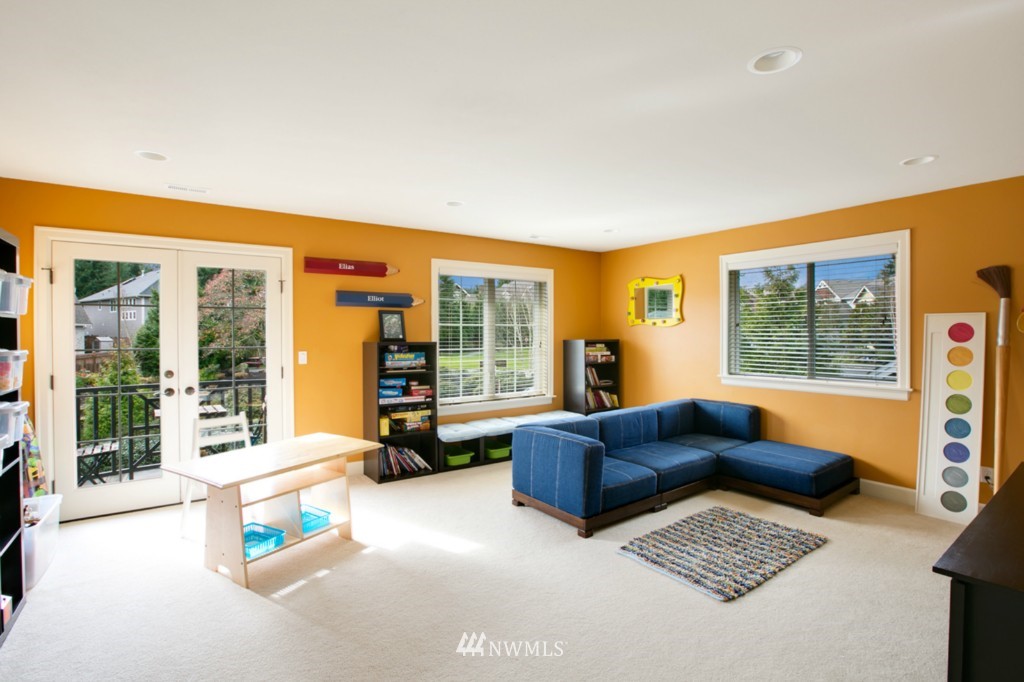 5358 Northeast 17th Street Renton, WA 98059 - Photo 10 of 18