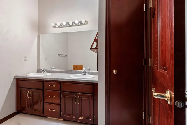 $209,900 | 2571 Telluride Trail, Unit H, Howard, WI 54313