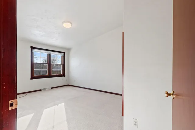 $209,900 | 2571 Telluride Trail, Unit H, Howard, WI 54313