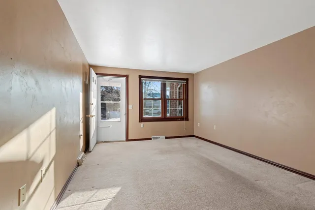 $209,900 | 2571 Telluride Trail, Unit H, Howard, WI 54313