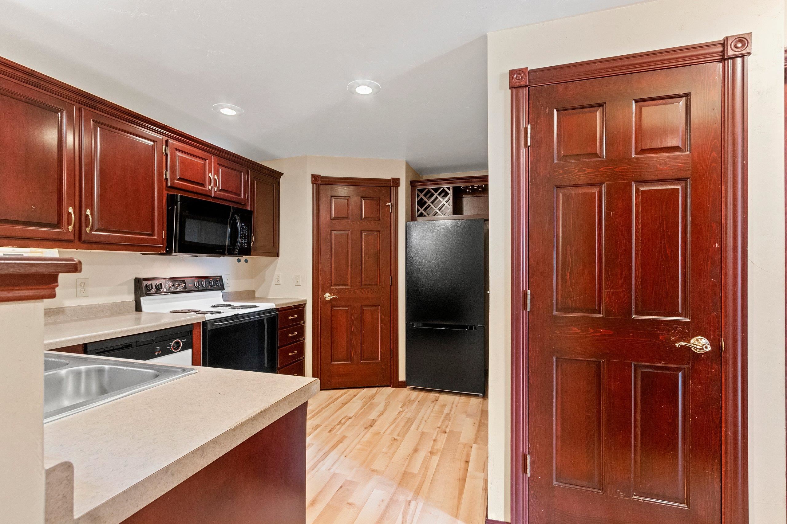 2571 Telluride Trail, Unit H Howard, WI 54313 - Photo 7 of 21