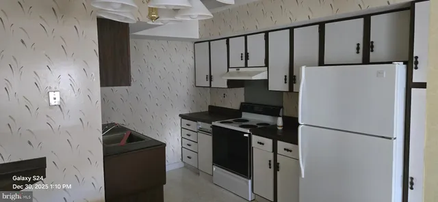 $195,000 | 115 East Kings Highway, Unit 211, Maple Shade, NJ 08052