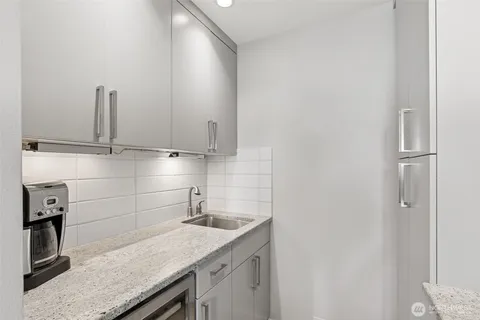 $1,800,000 | 6214 52nd Avenue Northeast, Seattle, WA 98115