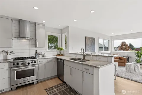 $1,800,000 | 6214 52nd Avenue Northeast, Seattle, WA 98115