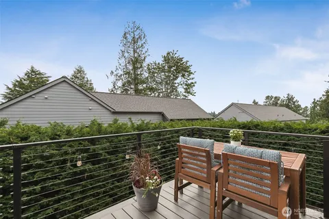 $1,800,000 | 6214 52nd Avenue Northeast, Seattle, WA 98115
