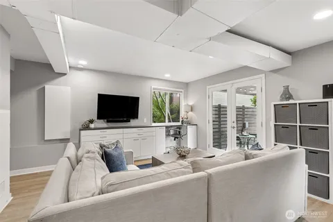 $1,800,000 | 6214 52nd Avenue Northeast, Seattle, WA 98115