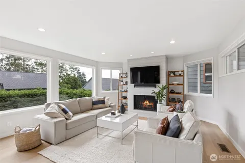 $1,800,000 | 6214 52nd Avenue Northeast, Seattle, WA 98115