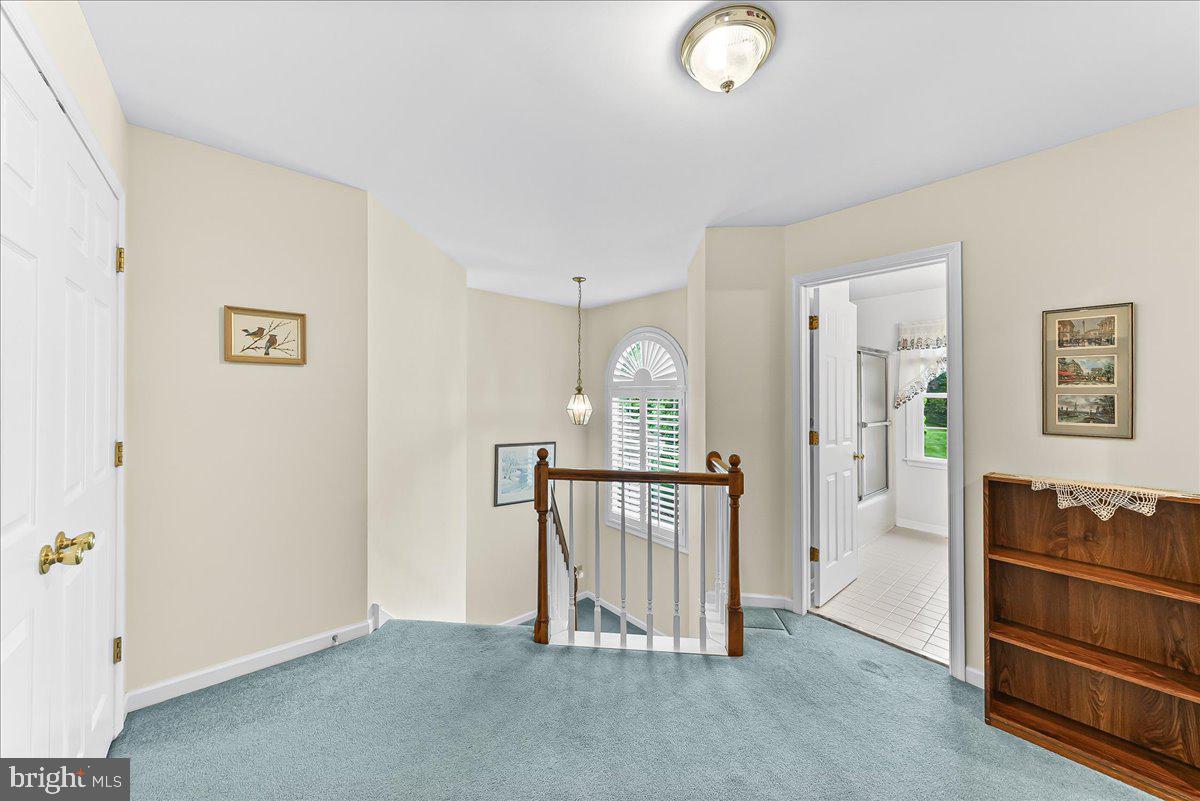 402 Sumner Way West Chester, PA 19382 - Photo 22 of 33 Second floor hallway
