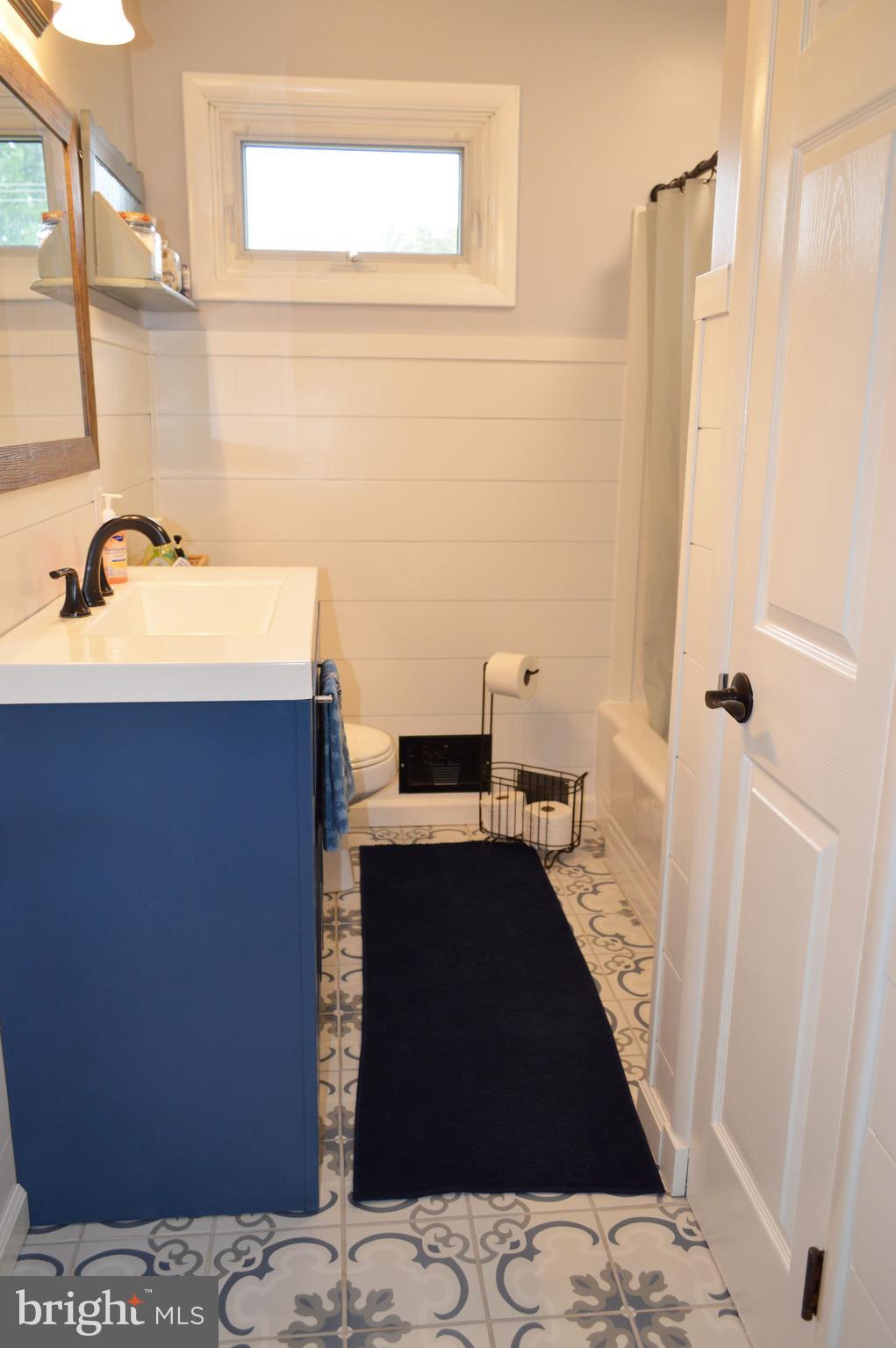 1937 Deer Park Road Finksburg, MD 21048 - Photo 9 of 17 Bathroom