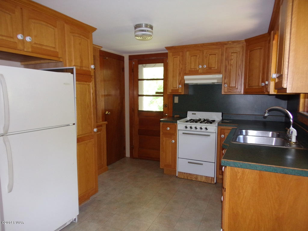 618 Sterling Road Sterling, PA 18463 - Photo 8 of 23