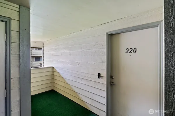 $220,000 | 1150 Sunset Boulevard Northeast, Unit 220, Renton, WA 98056