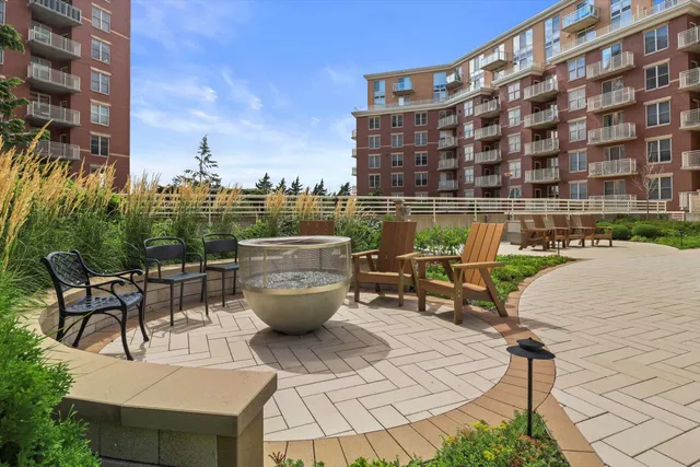 $385,000 | 333 West Mifflin Street, Unit 8100, Madison, WI 53703