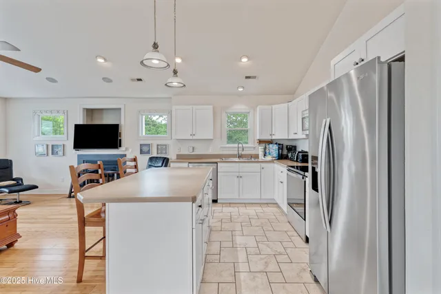 $685,000 | 759 Ridge Point Drive, Corolla, NC 27927