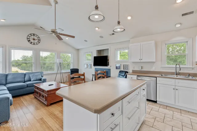 $685,000 | 759 Ridge Point Drive, Corolla, NC 27927