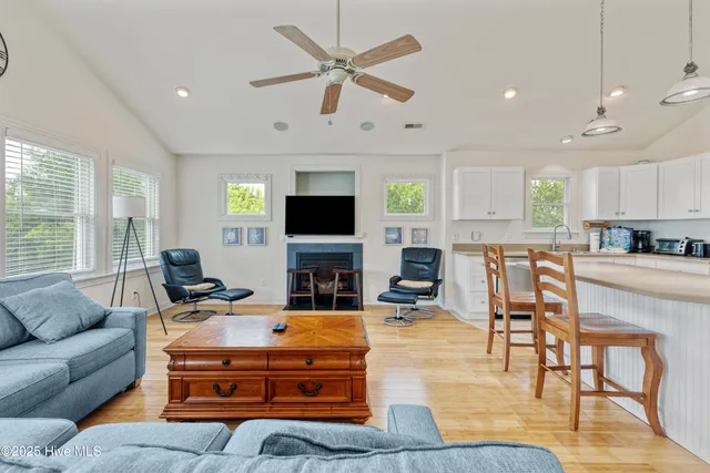 $685,000 | 759 Ridge Point Drive, Corolla, NC 27927