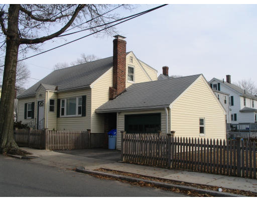 22 Varick Road Boston, MA 02132 - Photo 5 of 10 Gallery Image 5