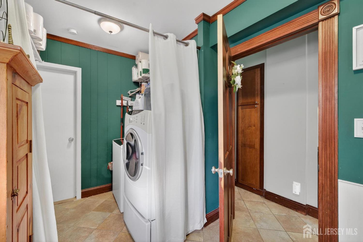 395 Raritan Street South Amboy, NJ 08879 - Photo 15 of 33