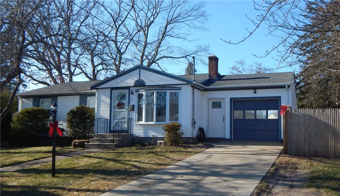 17 Hobbs Road Warwick, RI 02889 - Photo 1 of 21 Gallery Image 1