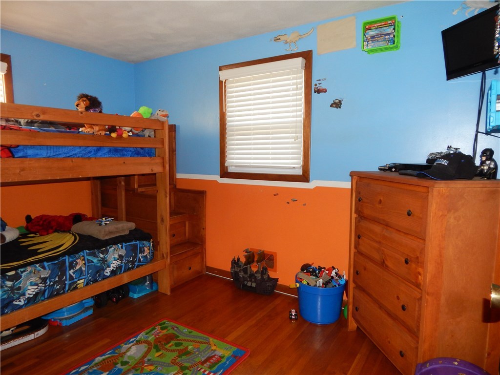 17 Hobbs Road Warwick, RI 02889 - Photo 11 of 21 Bedroom 2
