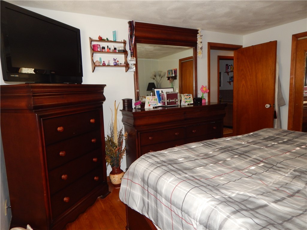 17 Hobbs Road Warwick, RI 02889 - Photo 14 of 21 Master