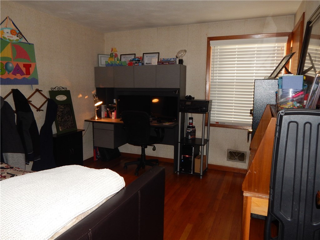 17 Hobbs Road Warwick, RI 02889 - Photo 15 of 21 Bedroom 3, currently used as office and extra
