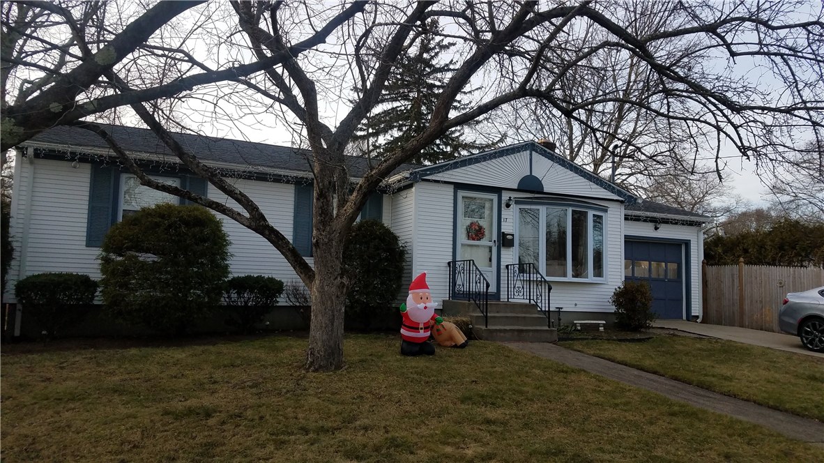 17 Hobbs Road Warwick, RI 02889 - Photo 2 of 21 Gallery Image 2