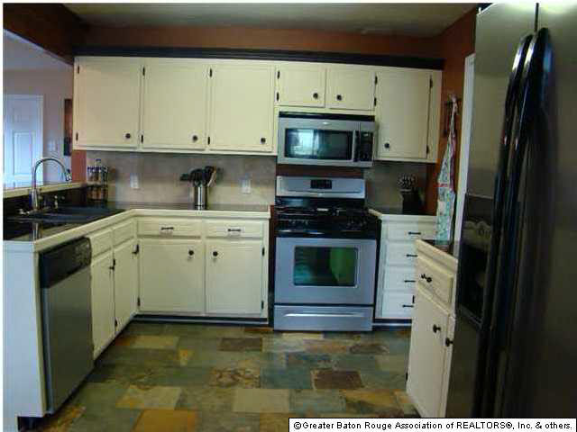 8178 Lockhart Road Denham Springs, LA 70726 - Photo 3 of 5