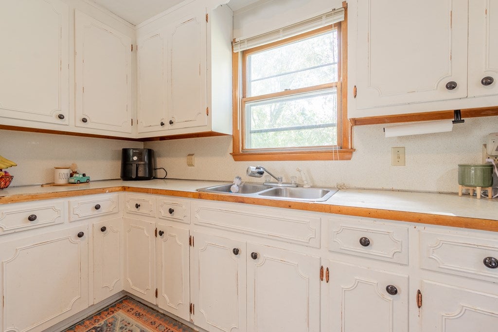 4765 Robinson Tract Road Pulaski, VA 24301 - Photo 17 of 61 Gallery Image 17