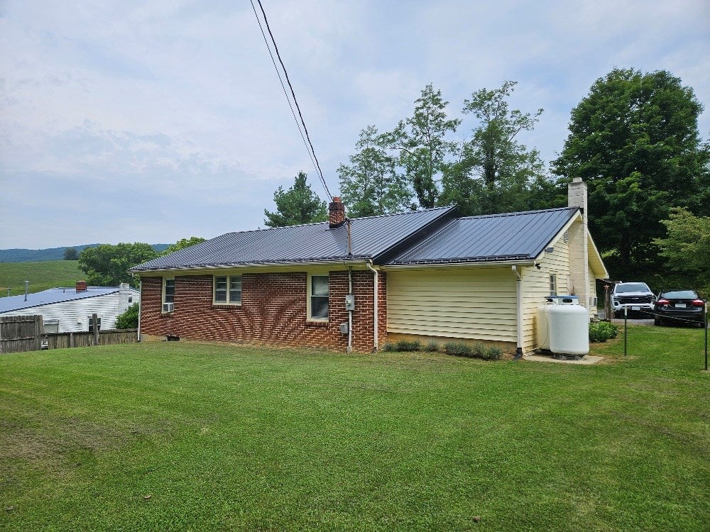 724 Apple Valley Road Marion, VA 24354 - Photo 14 of 15 Gallery Image 14