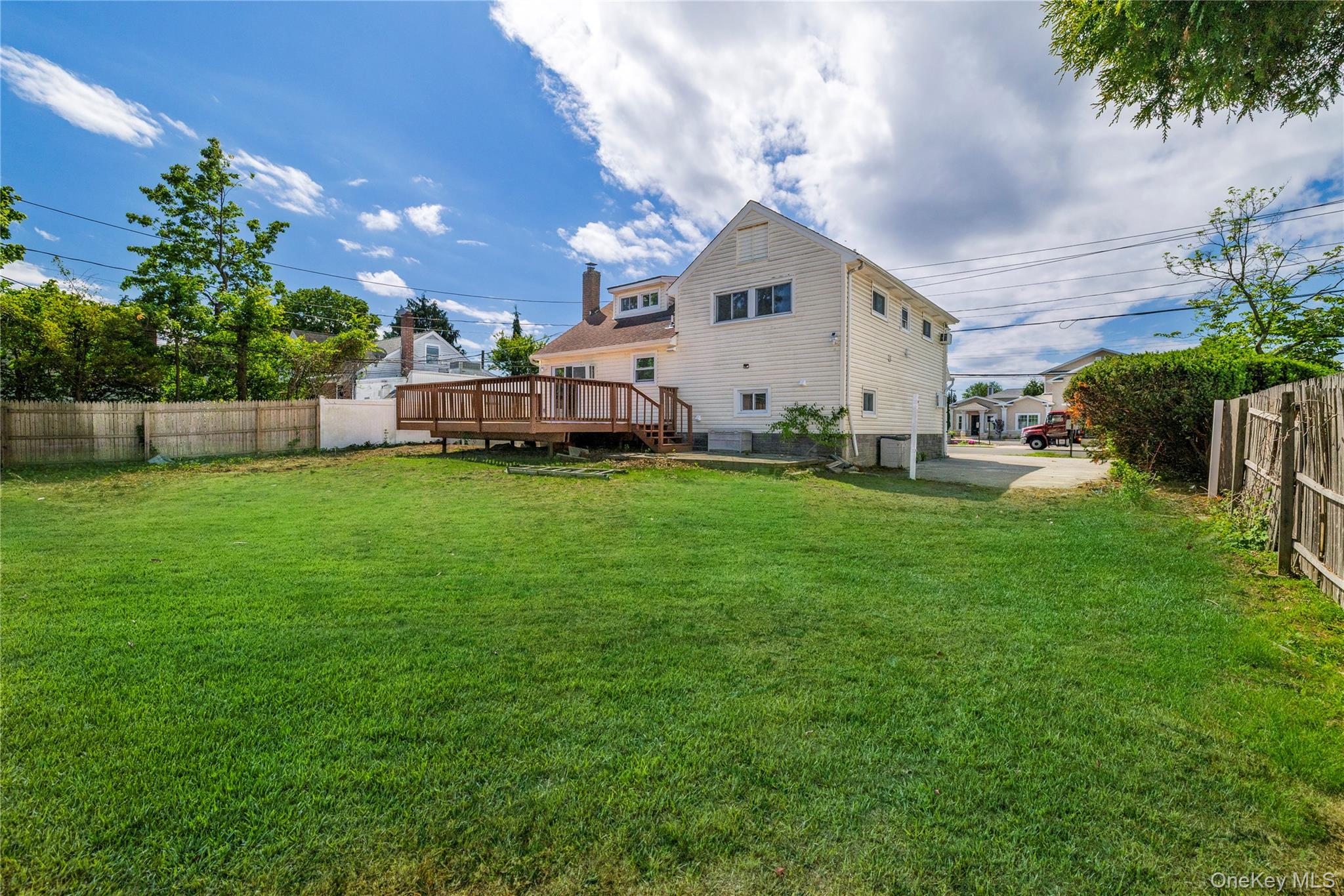 561 Woodbury Road Plainview, NY 11803 - Photo 19 of 19