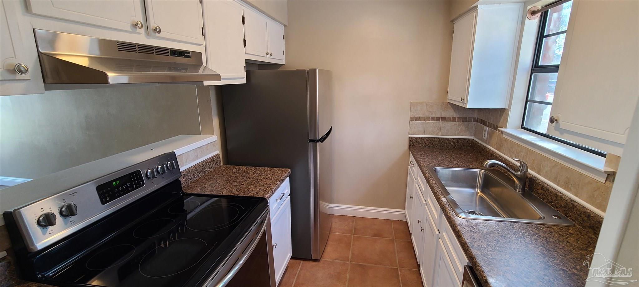 7250 Hilburn Road, Unit 4D Pensacola, FL 32504 - Photo 1 of 10