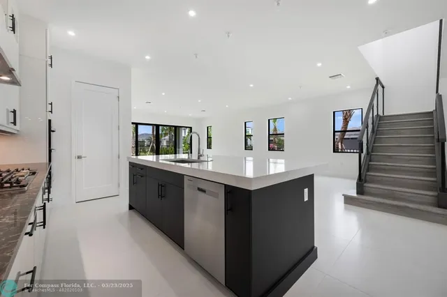 $6,000 | 12526 Solana Bay Circle, Palm Beach Gardens, FL 33412