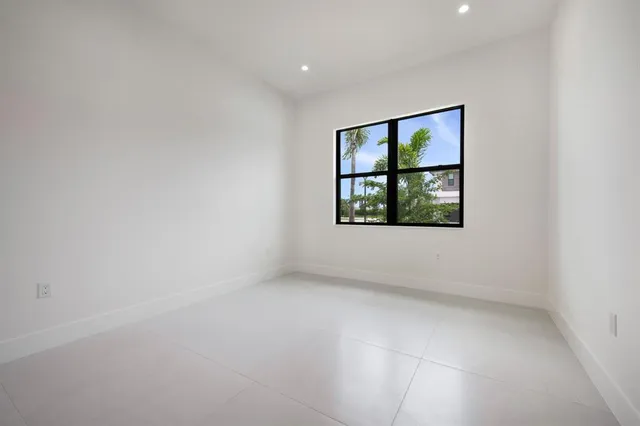 $6,000 | 12526 Solana Bay Circle, Palm Beach Gardens, FL 33412