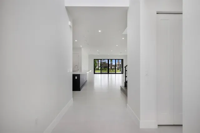 $6,000 | 12526 Solana Bay Circle, Palm Beach Gardens, FL 33412