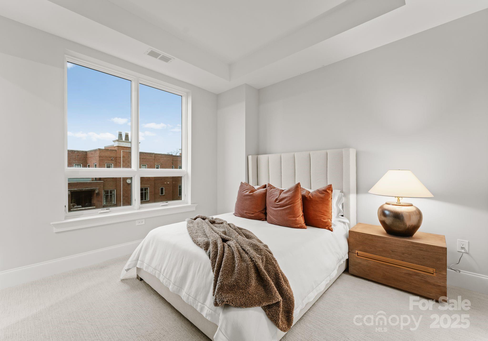 130 Cherokee Road, Unit 404 Charlotte, NC 28207 - Photo 16 of 31 Gallery Image 16