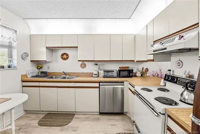 $189,000 | Undisclosed Address, Stuart, FL 34994