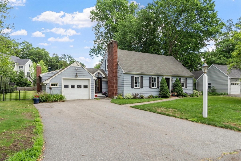 13 Carmel Road Andover, MA 01810 - Photo 3 of 37