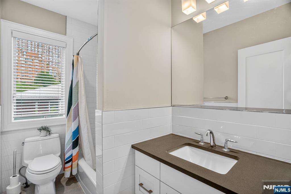 14 Hooks Lane Edgewater, NJ 07020 - Photo 16 of 31