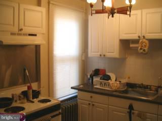 70 Lamport Road Upper Darby, PA 19082 - Photo 3 of 4