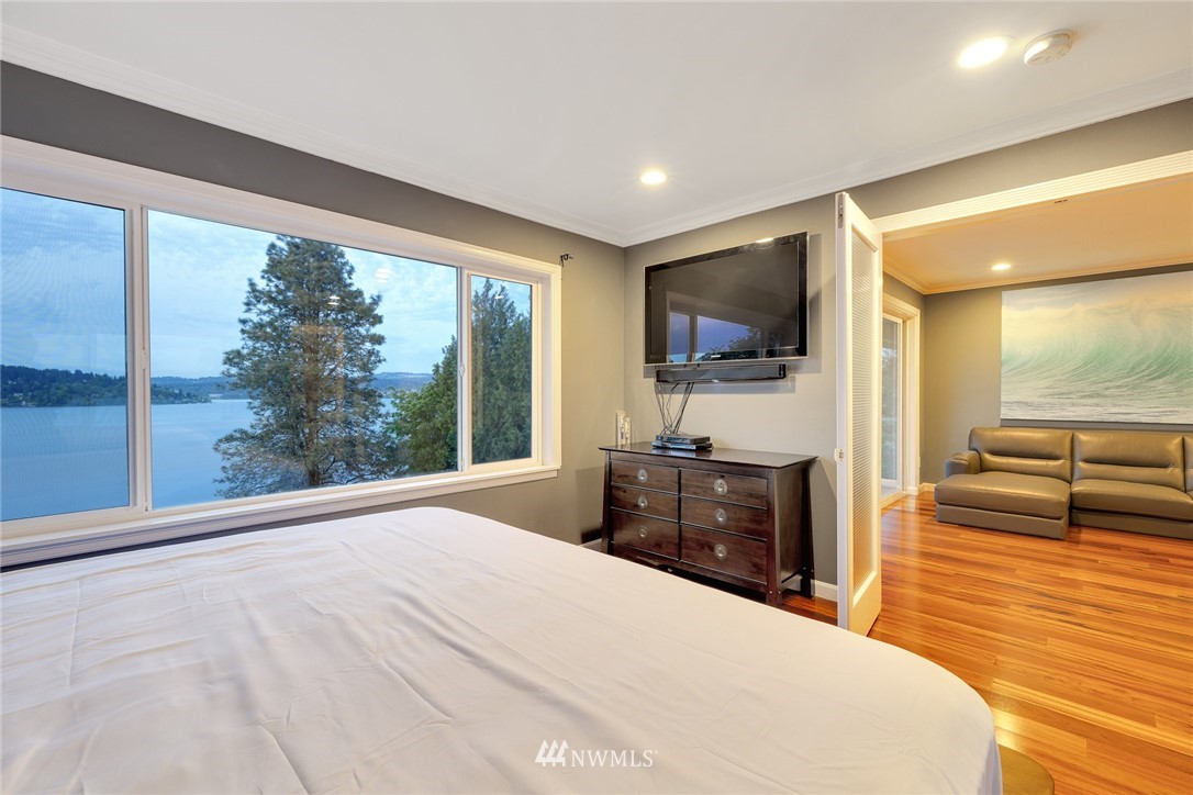 9844 Arrowsmith Avenue South Seattle, WA 98118 - Photo 13 of 36