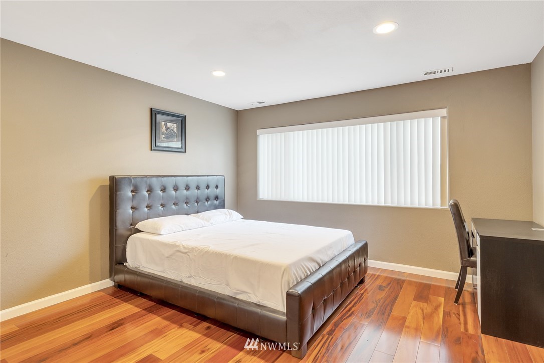 9844 Arrowsmith Avenue South Seattle, WA 98118 - Photo 31 of 36