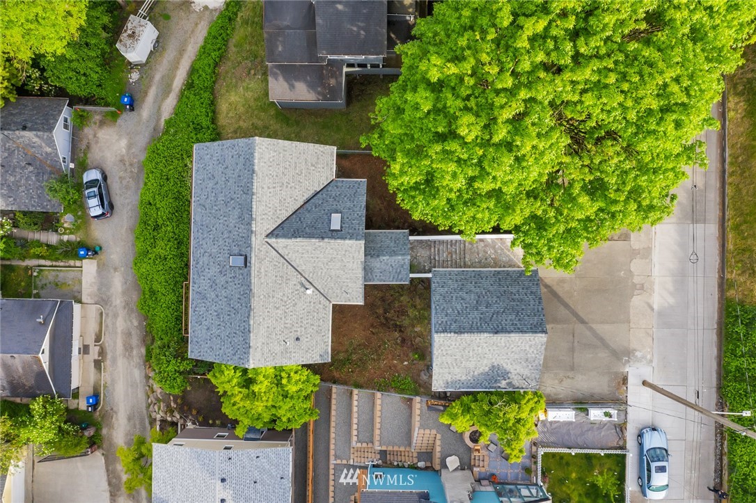9844 Arrowsmith Avenue South Seattle, WA 98118 - Photo 5 of 36